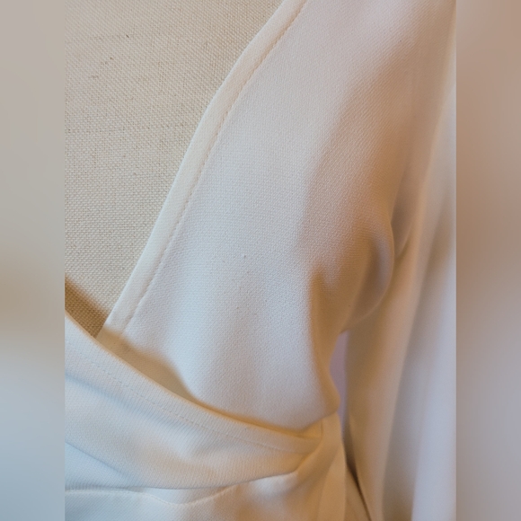 Idem Ditto White Surplice Blouse with Open Back and Bow Accent Sz. Large - Picture 3 of 8